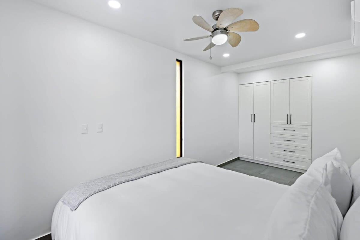 2-bd Beauty With Pool, Walk To Apartment