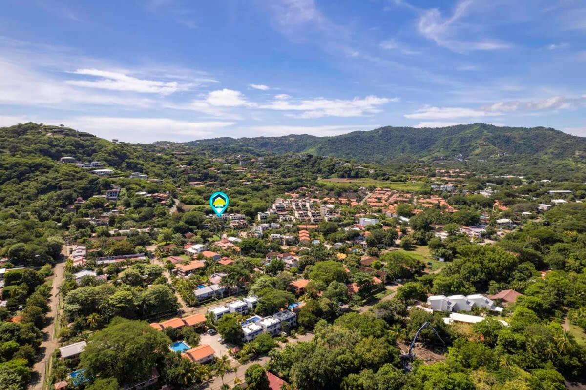 2-bd Beauty With Pool, Walk To Apartment *