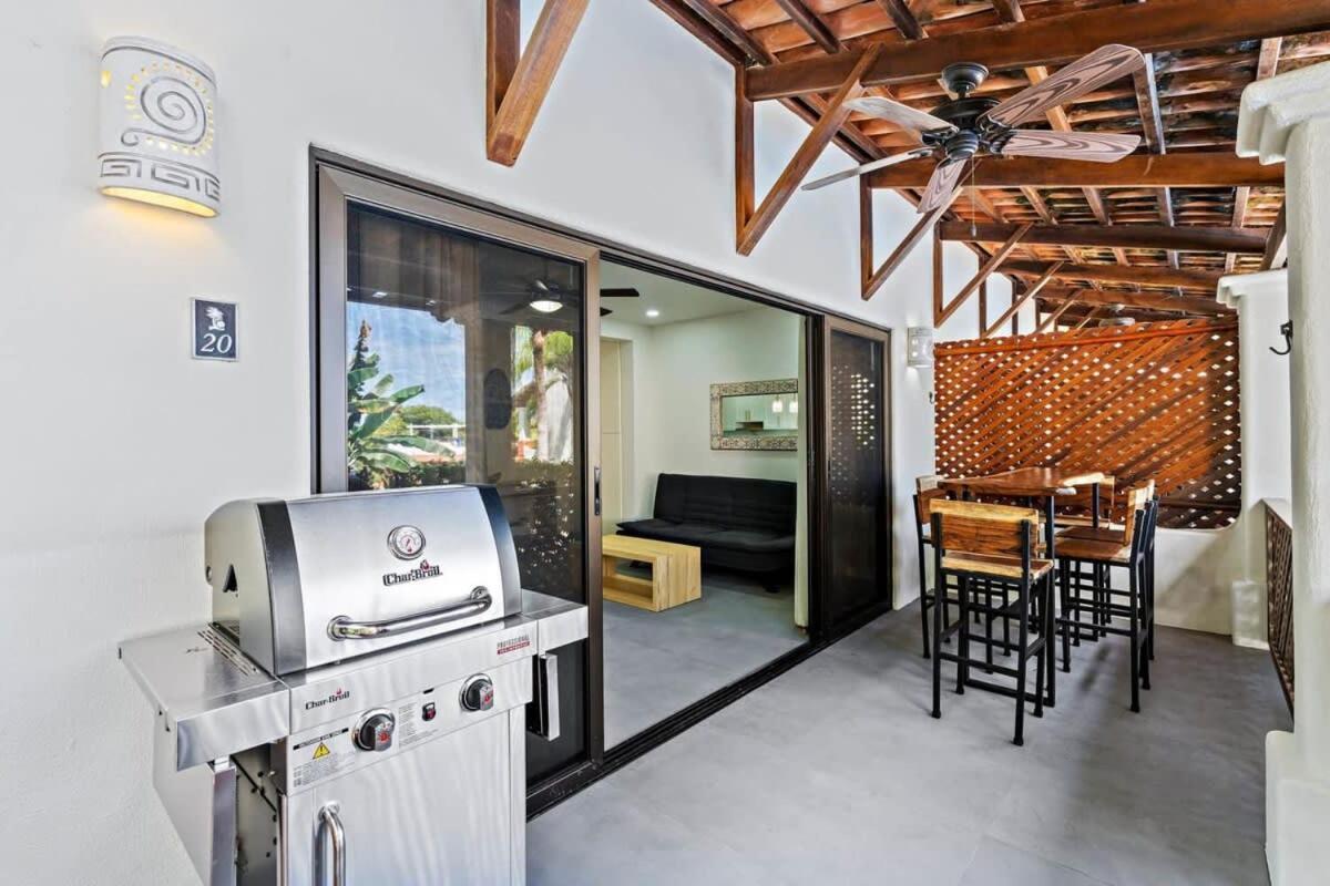 Apartment 2-bd Beauty With Pool, Walk To