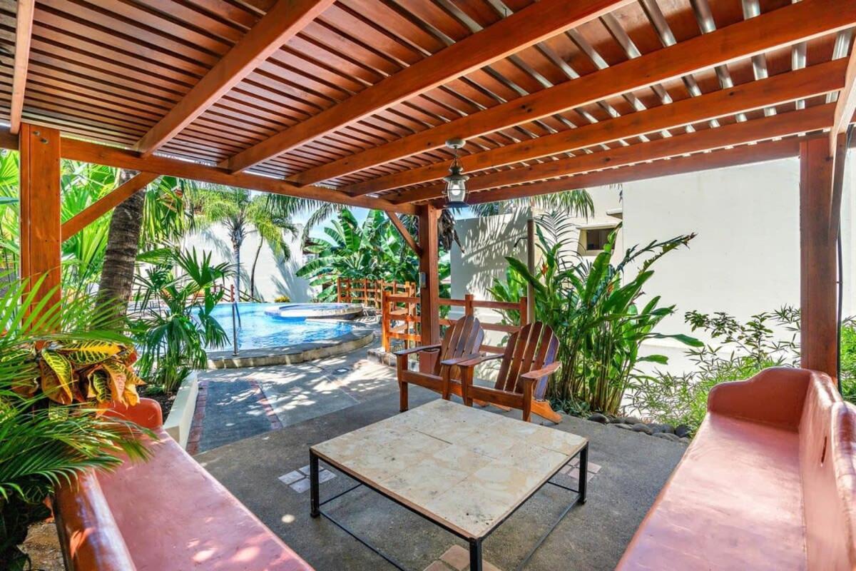 2-bd Beauty With Pool, Walk To Apartment Coco